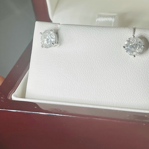 2ct diamond 14k white gold stud earrings - Picture 3 of 10